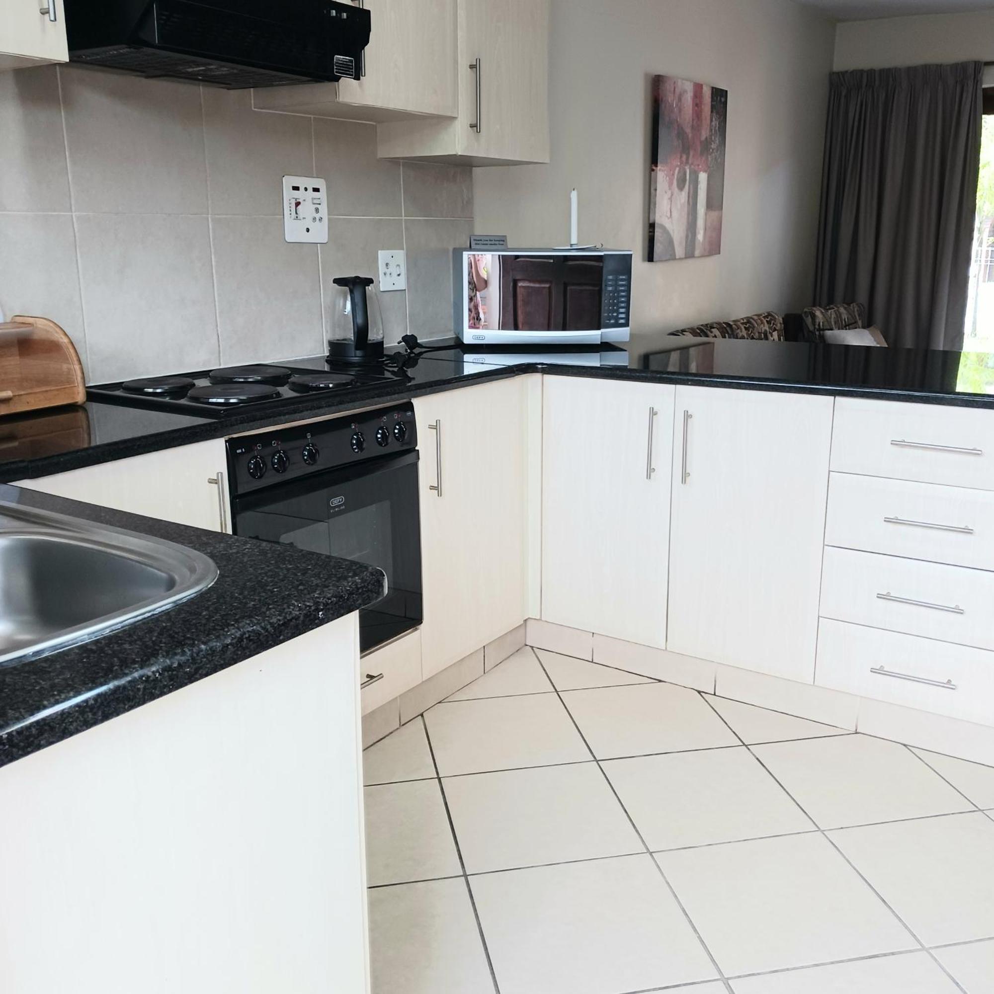 Flamingo Holiday Flats St Lucia Bagian luar foto